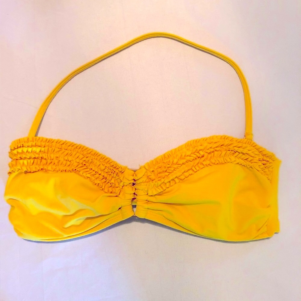Final Sale! Kenneth Cole Ruffle bikini top